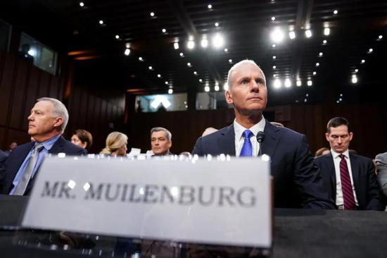 CEO Dennis Muilenburg DƬ(li)Դfinance.yahoo.com